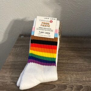 Red and White Casual Crew Socks with Comfort Fit